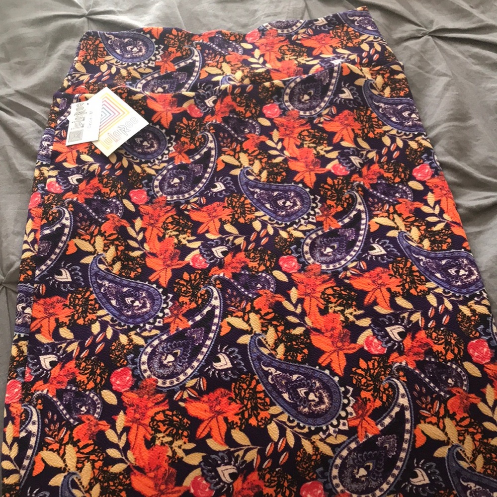 LuLaRoe Cassie skirt - size medium